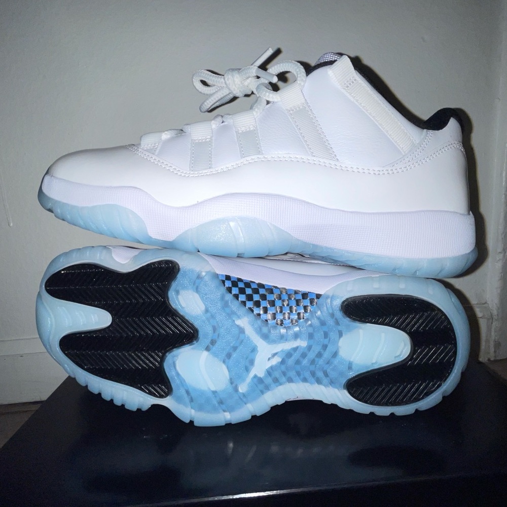 Jordan 11 Low Legend Blue